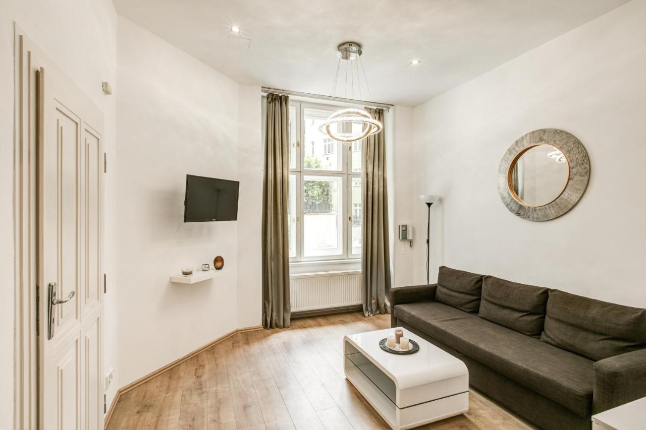 Cozy And Classy Apartment In The Old Town プラハ エクステリア 写真